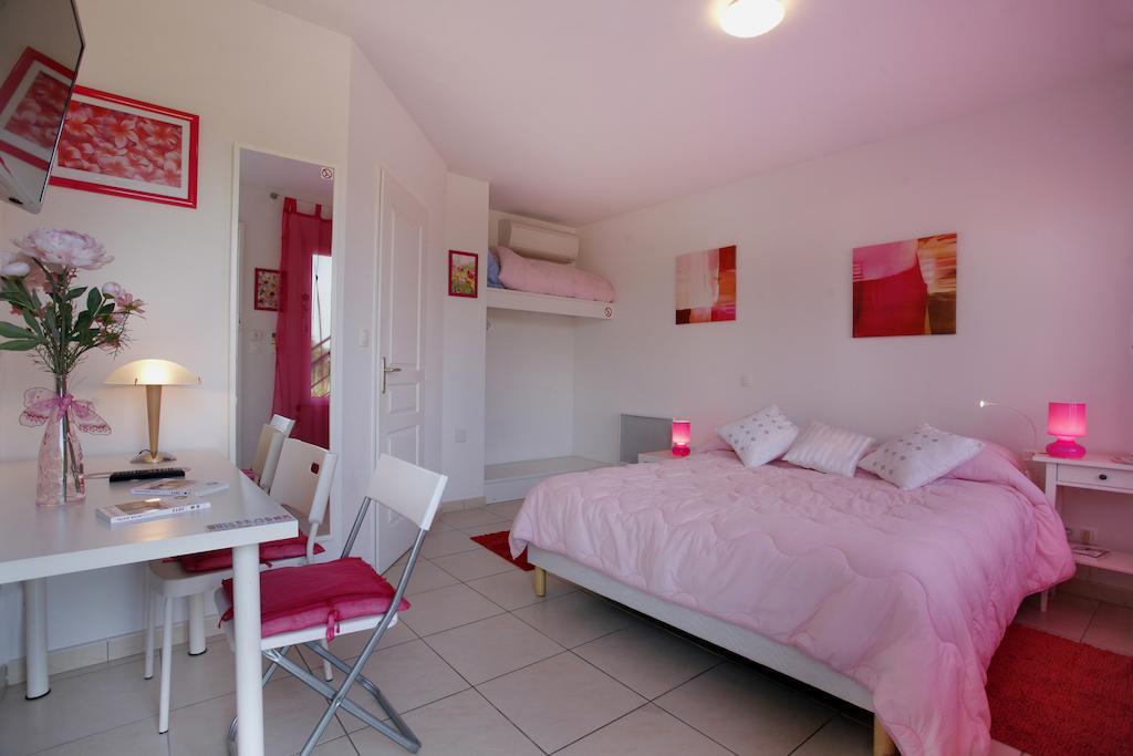 Logis Hôtel Corintel Bordeaux Est Tresses Exterior foto